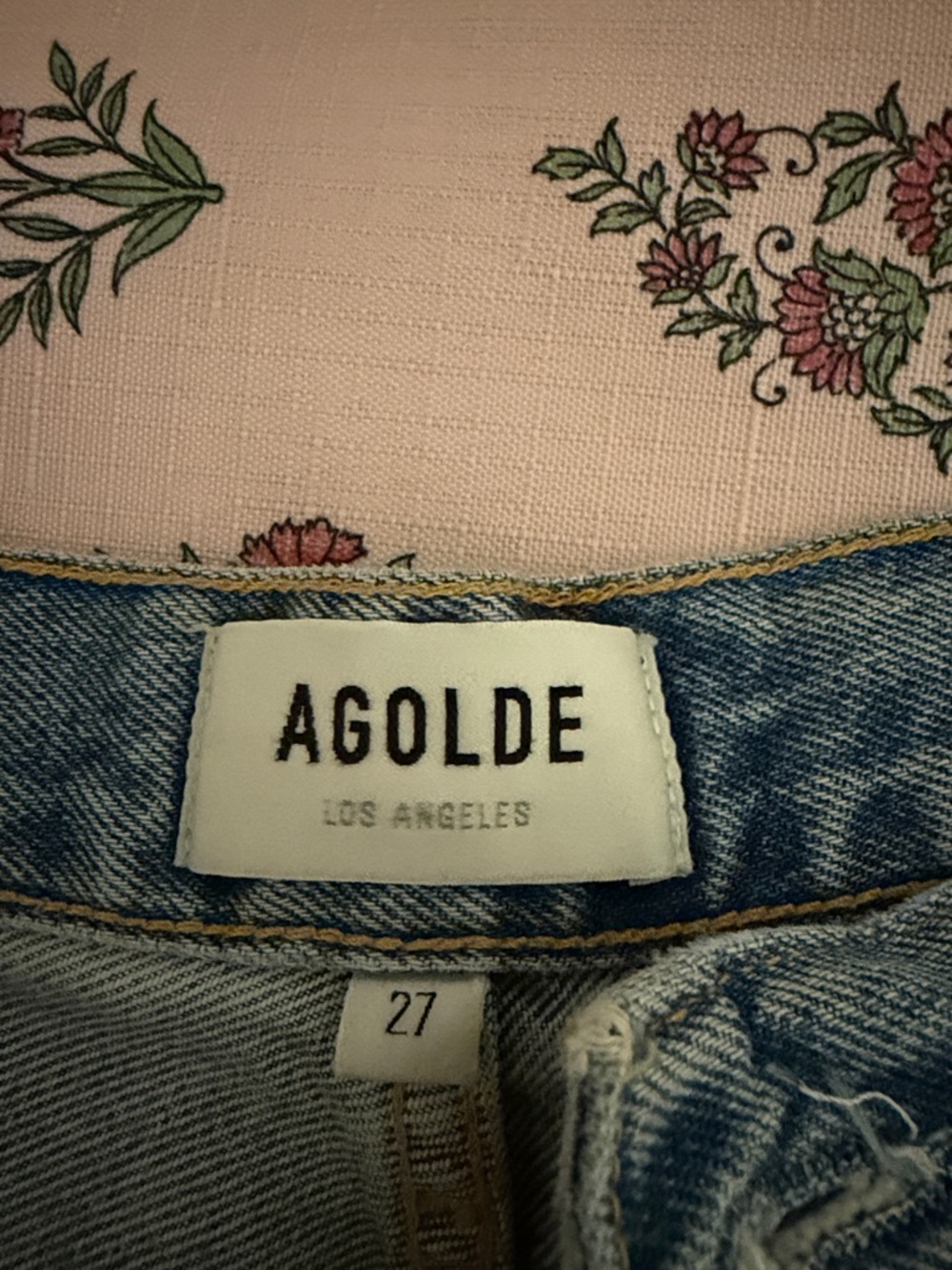 Agolde Dee Super High Rise Short in Chimes. Size 27. Lightly worn. - Picture 4 of 4